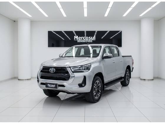 TOYOTA HILUX 2.8 D-4D TURBO DIESEL CD SRX 4X4 AUTOMÁTICO